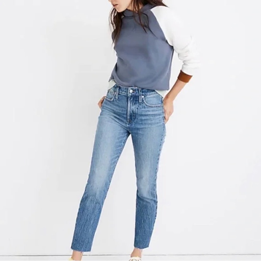 Madewell The Mid-Rise Perfect Vintage Jean Size 27 Medium Wash Raw Hem Denim